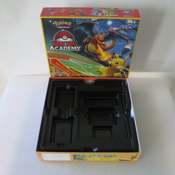 POKEMON BATTLE ACADEMY GAME BOX + BOARD + CARD SLEEVES+ - Picture 4 of 16